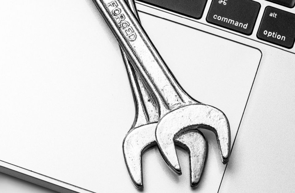 Istraživanje: Digitalni alati povećavaju stres i smanjuju efikasnost zaposlenih