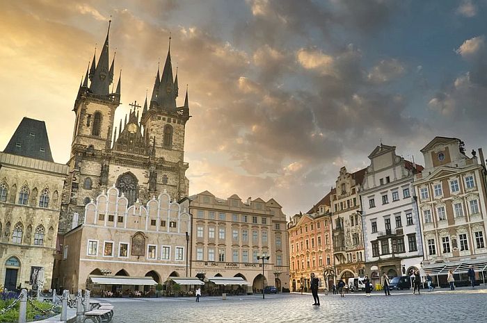 Sud u Pragu poništio mere ograničenja kretanja
