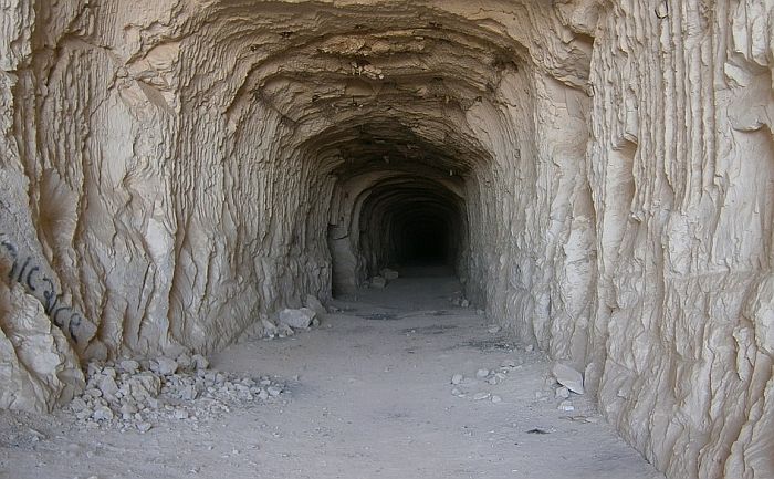 Dve godine kopali tunel da ukradu naftu, uhvaćeni tri metra pred cilj