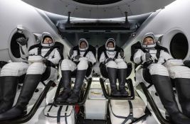 VIDEO: Kapsula sa četiri astronauta se bezbedno spustila kod Floride