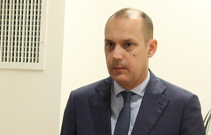 Oboleli iz kovid bolnica širom Srbije šalju se u Beograd, povećava se broj ljudi na respiratorima