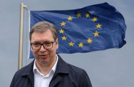 Evroposlanik Brandšteter: Vučić širi propagandu protiv EU, a koristi naš novac