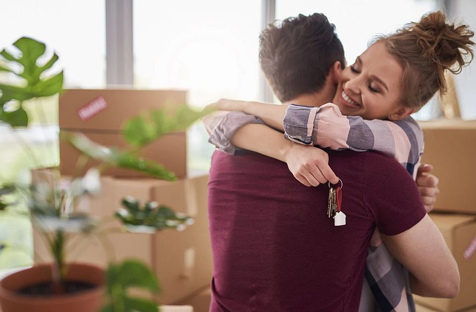 Sa koliko godina Evropljani kupuju prvi stan ili kuću? Velike razlike širom kontinenta