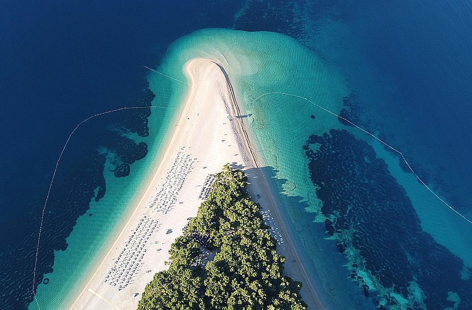 Er Srbija od danas leti do Brača dva puta nedeljno