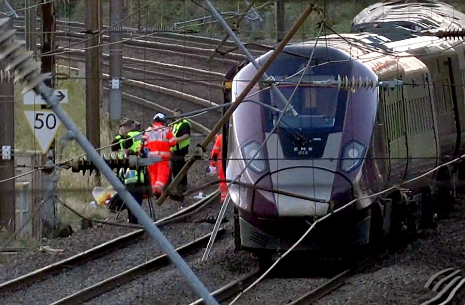 VIDEO: U sudaru dva voza kod Bedforda poginula jedna osoba, povređeno 89