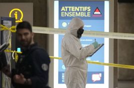 Napad nožem na železničkoj stanici u Parizu, ranjene tri osobe, napadač priveden