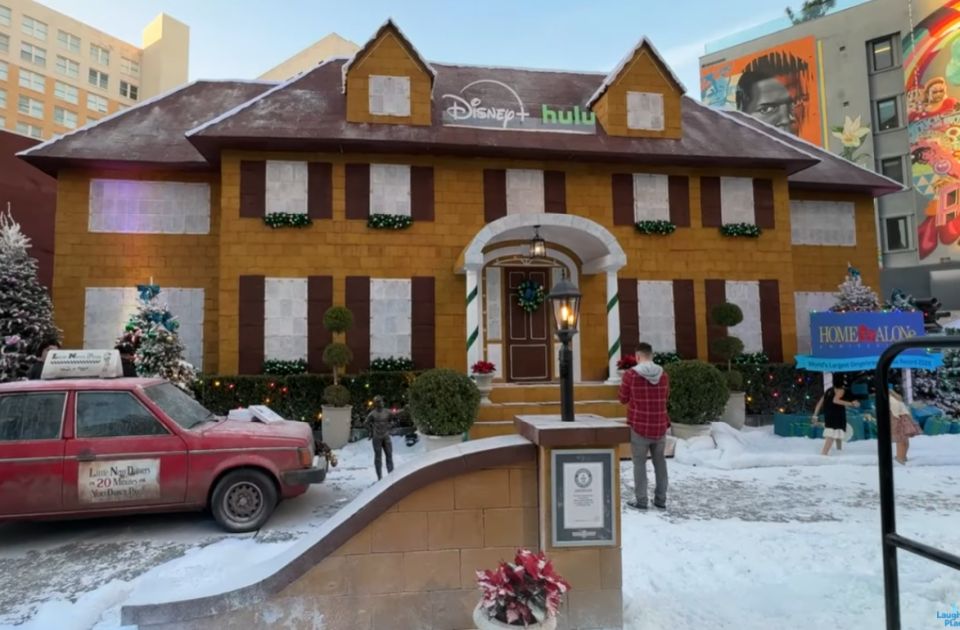 FOTO, VIDEO: Velika kuća od medenjaka iz filma "Sam u kući" ušla u knjigu rekorda