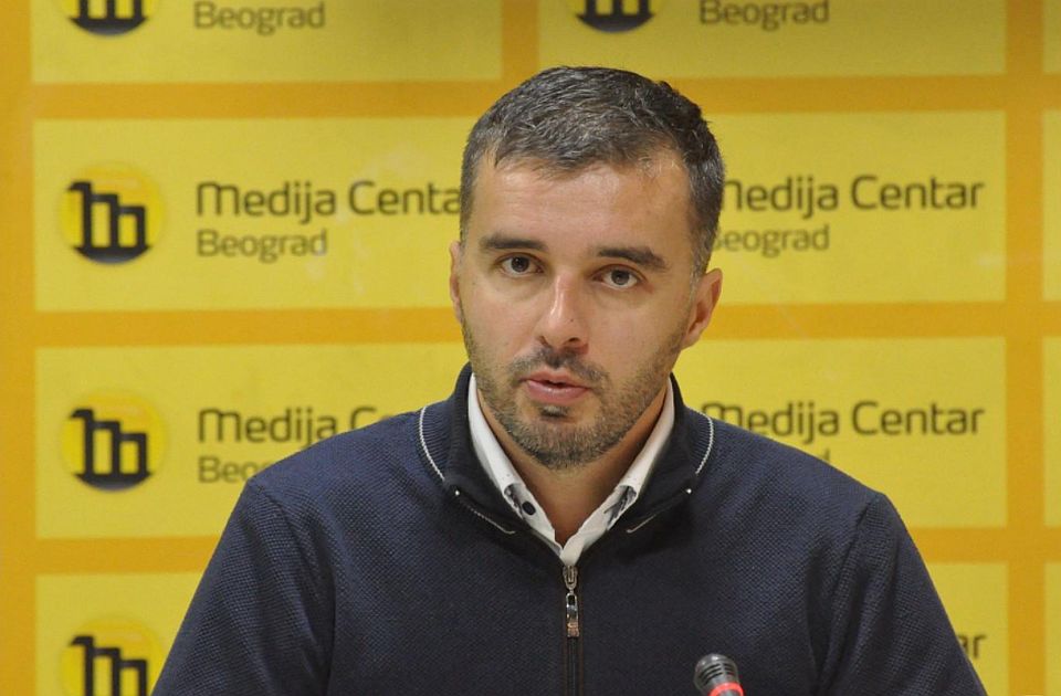 Manojlović: Kada predsednik Republike poziva na blokadu pravosuđa, sprovodi državni udar 