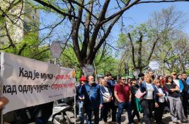 VIDEO: Inženjeri predali peticiju da se kolege optužene za pad nadstrešnice brane sa slobode