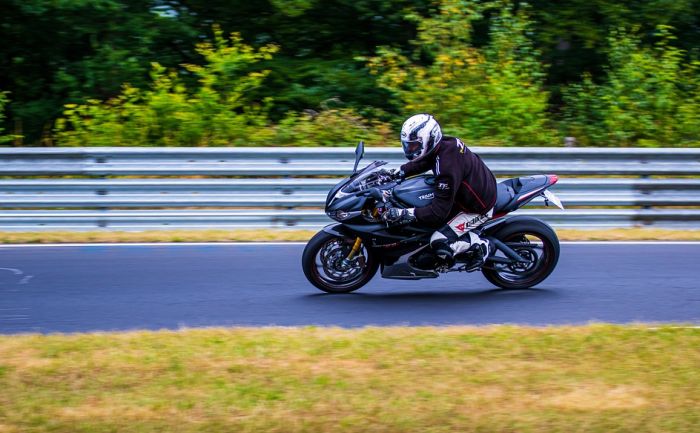 Francuzi uvode automatsko kažnjavanje prebučnih vozila