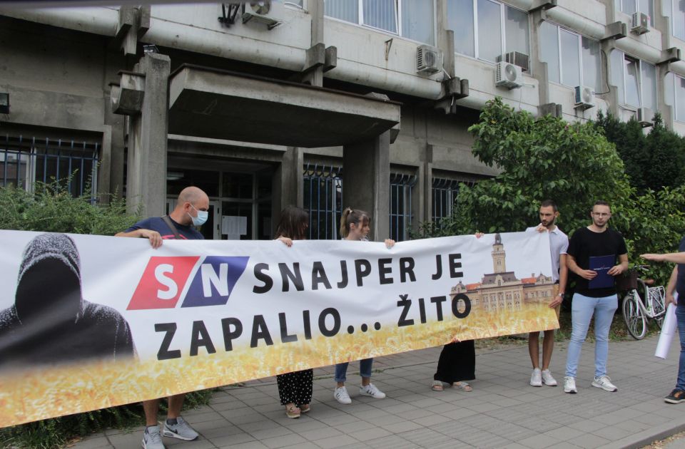 Omladinci Narodne stranke traže odgovorne za vandalizovanje Gradske kuće, policija već reagovala