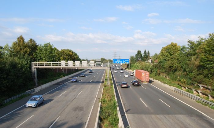 Nemački auto-putevi ispucali od vrućine