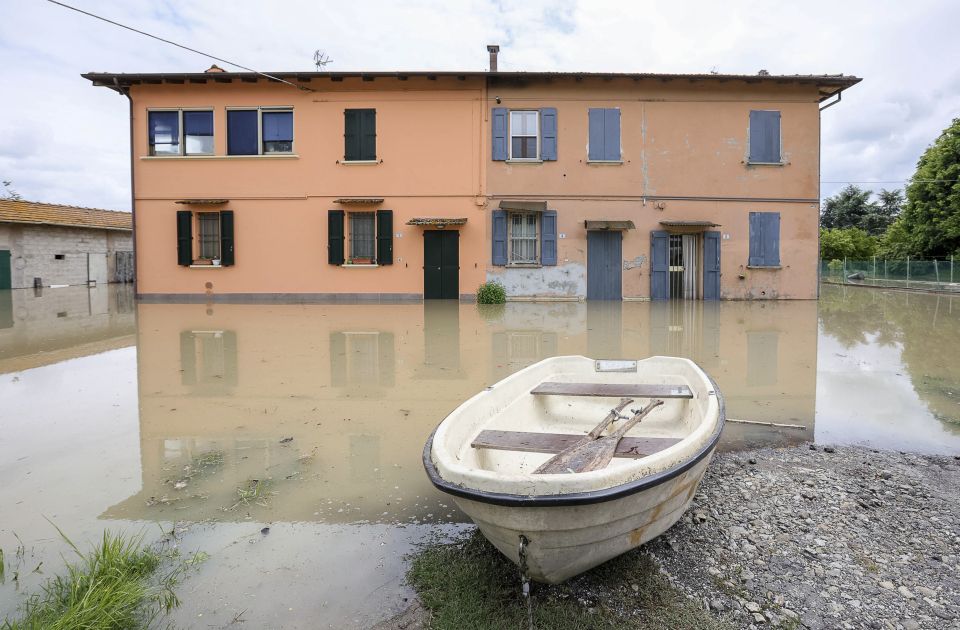 VIDEO: U Italiji više od 36.000 raseljenih i 14 stradalih u poplavama