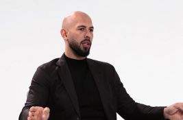 Kritike na račun vlade Velike Britanije zbog toga što nije obezbedila izručenje Endrua Tejta