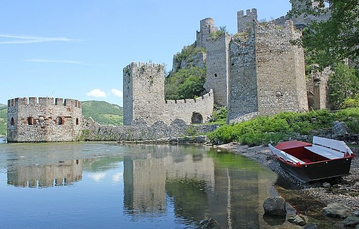 U narednoj godini 80.000 vaučera za odmor u Srbiji