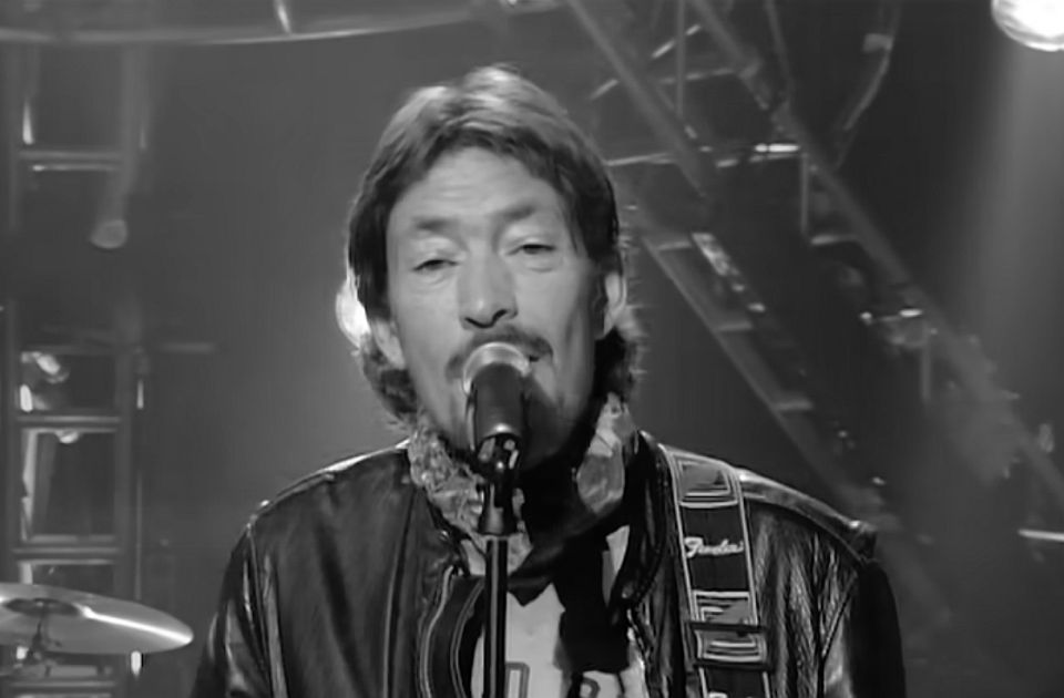 Preminuo pevač Kris Rija