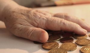 Penzionerima 5.000 dinara pomoći u narednih deset dana