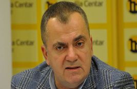 Zaštitnik građana početkom 2026. podnosi Skupštini zakon o zabrani mobilnih u školama