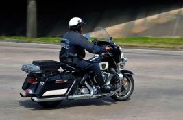 Policajci sa Halkidikija tražili mito od vozača u zamenu za brisanje saobraćajnih prekršaja