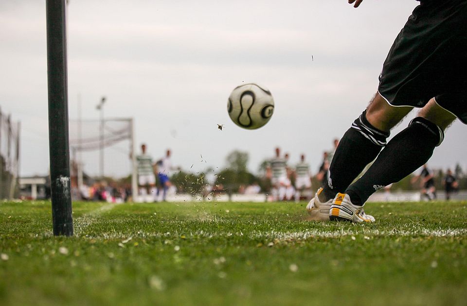 Zbog čega je FK Loznica ipak igra Prvu ligu Srbije: Nema važeću licencu, ali FSS ima objašnjenje Zbog čega je FK Loznica ipak igra Prvu ligu Srbije: Nema važeću licencu, ali FSS ima objašnjenje