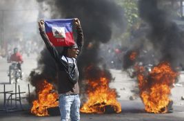 Na Haitiju haos: Iz zatvora uteklo više hiljada ljudi, proglašeno vanredno stanje 
