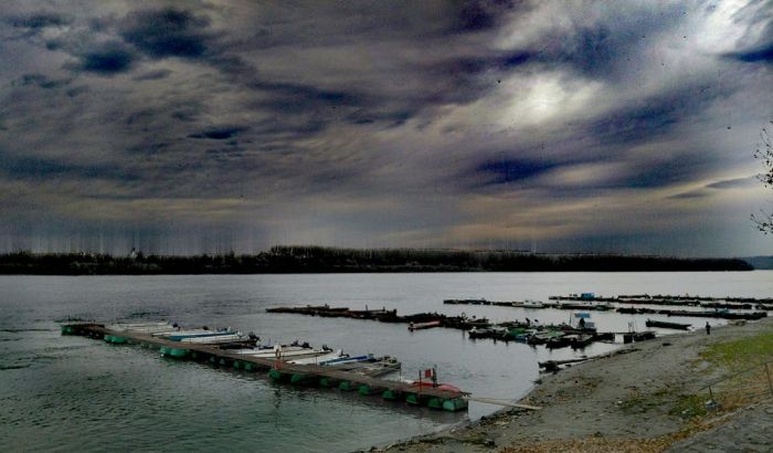 Naredni dani tmurni, povremeno kišni