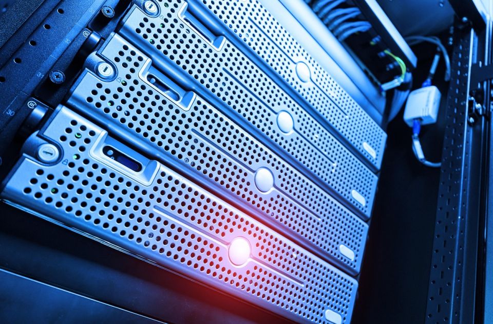 Najavljeno da Srbija dobija fabriku AI: Zašto baš naša zemlja i imamo li dovoljno stručnjaka?