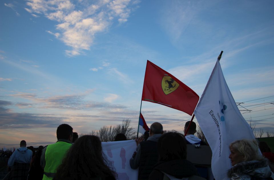 VIDEO Veliki broj studenata krenuo iz Beograda u Novi Sad, pogledajte snimke