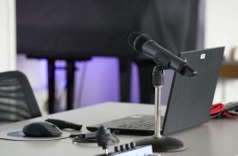 Skoro 40 odsto novih podkast emisija generiše veštačka inteligencija