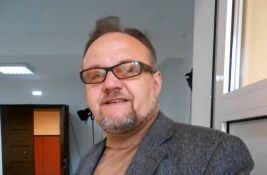 SNS blokirao Vršačko pozorište 