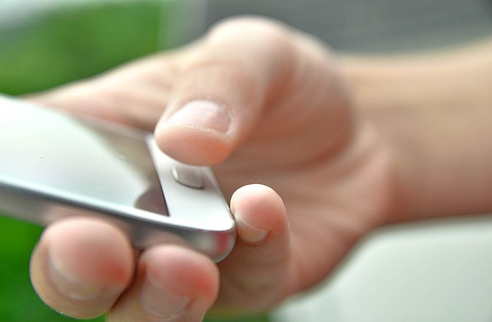 Da li su zabrane mobilnih telefona u školama zaista dale rezultate?