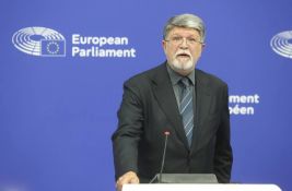 Picula: Neko ko teži ka EU ne može da ide na Putinovu paradu