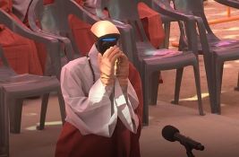 FOTO, VIDEO: Gabi je prvi robot koji je učestvovao u budističkoj ceremoniji