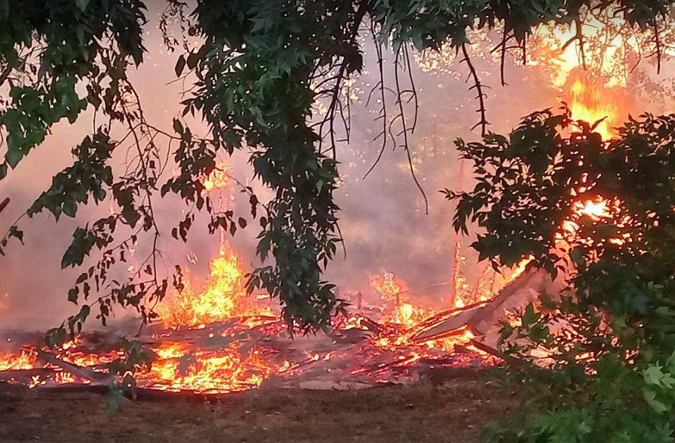 APV: Čudne okolnosti požara kod Mostogradnje, ne iznenaditi se ako nikne zgrada poznatog investitora