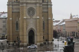 Novosadska opozicija o požaru na vratima Katedrale: 