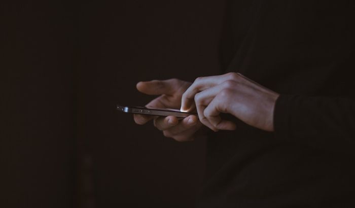 Uhapšen zbog pornografskih poruka i pretnji maloletnici