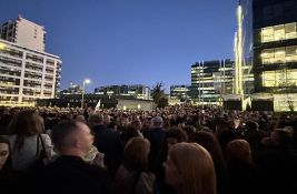 Skup podrške redakciji N1 održan ispred zgrade na Novom Beogradu