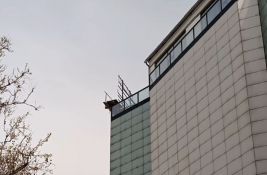 Krivična prijava protiv vlasnika restorana u Norku sa kog je na prolaznicu pala skela i povredila je