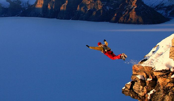Poginuo bejs skakač u Švajcarskoj, padobran nije hteo da se otvori