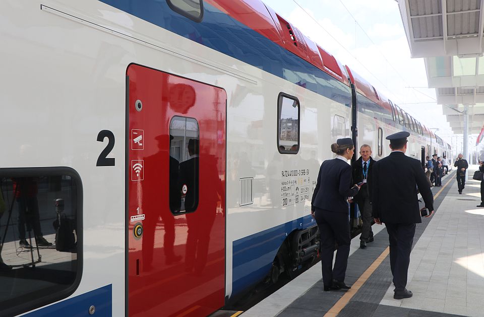 „Chogo“ aus Novi Sad hielt in Zemun: Den Passagieren wurde gesagt, sie sollten aussteigen, und ihnen wurde gesagt, wohin die Busse fuhren.