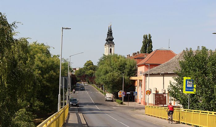 Raspisani konkursi za kupovinu kuća na selu i edukaciju preduzetnica