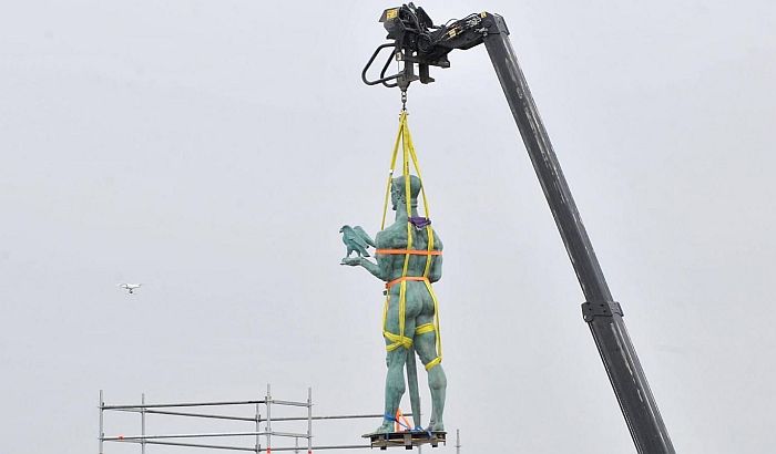 FOTO: Pobednik vraćen na postolje na Kalemegdanu