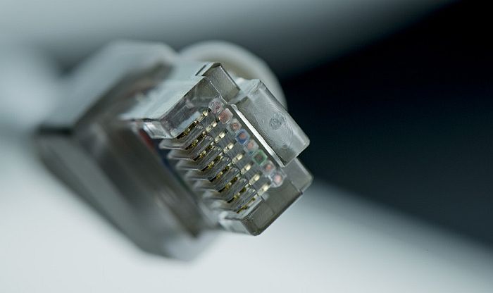 Brz internet postaje univerzalno pravo svakog Slovenca, mora biti dostupan svima i svuda