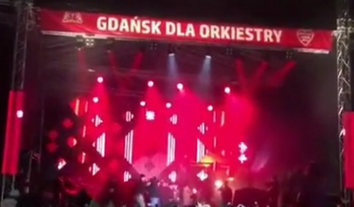 Gradonačelnik Gdanjska izboden nožem na dobrotvornom skupu