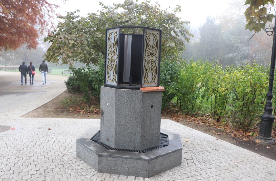 Policija traži vandale koji su oštetili česmu u Dunavskom parku
