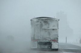 AMSS: Teški uslovi za vozače, bljuzgavica, led, odroni zemlje