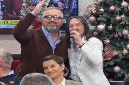 Lazović: Vlast se valja u blatu na proslavi Informera, privlači svoje radikalsko jezgro