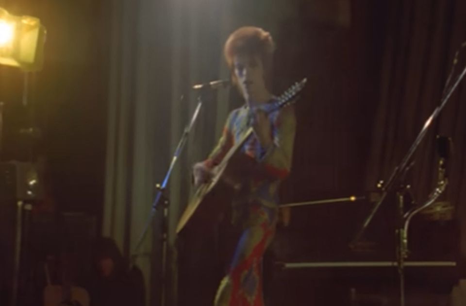 Na današnji dan: Cezar prešao Rubikon, umrli Laza Lazarević,  Dejvid Bouvi i Neda Arnerić