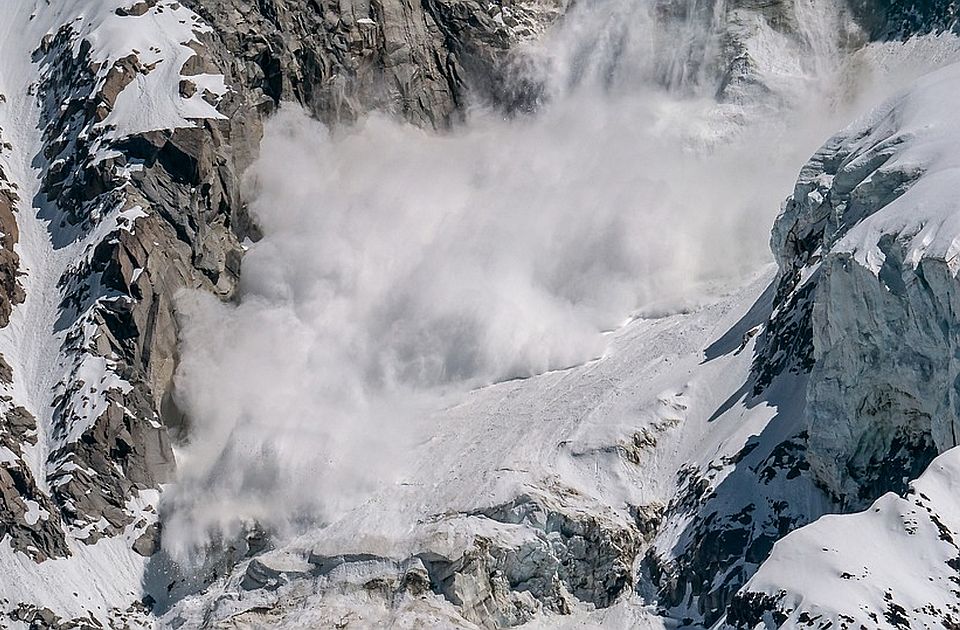 Sedam ljudi poginulo u dve lavine u Alpima