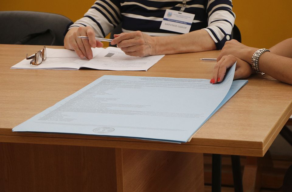 Studenti u blokadi podržali grupu građana na izborima u Kosjeriću: 